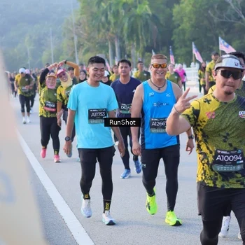 Runner Photo 7124003