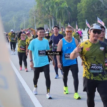 Runner Photo 7124004