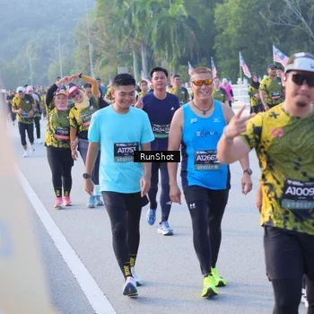 Runner Photo 7124006