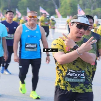 Runner Photo 7124011