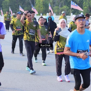 Runner Photo 7124030