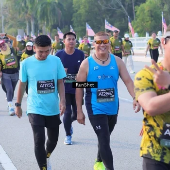 Runner Photo 7124037
