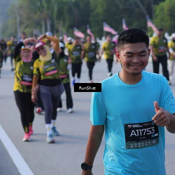 Runner Photo 7124043