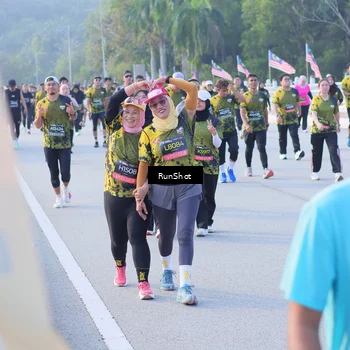 Runner Photo 7124046