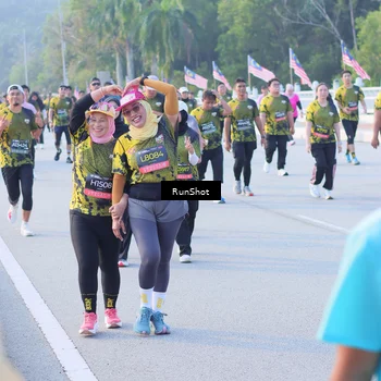 Runner Photo 7124060
