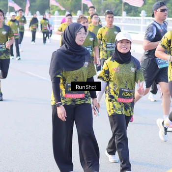 Runner Photo 7124105