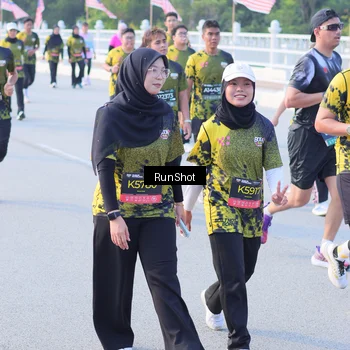 Runner Photo 7124111