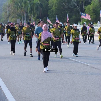 Runner Photo 7124112