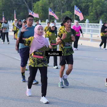 Runner Photo 7124135