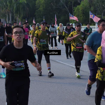 Runner Photo 7124140