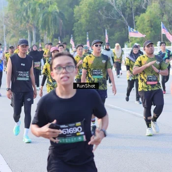 Runner Photo 7124147