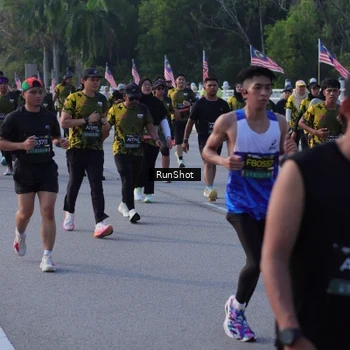 Runner Photo 7124181
