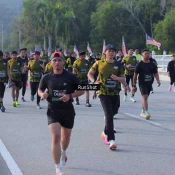 Runner Photo 7124190