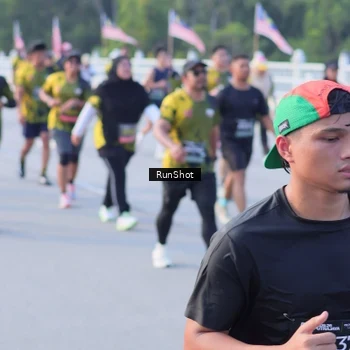Runner Photo 7124201