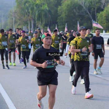 Runner Photo 7124210