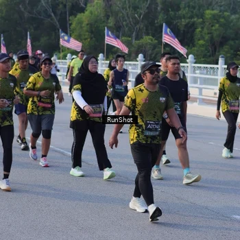 Runner Photo 7124212