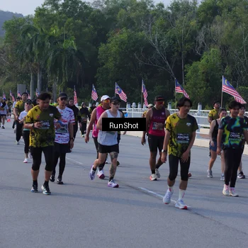 Runner Photo 7124250