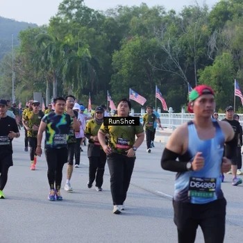 Runner Photo 7124344