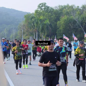 Runner Photo 7124372