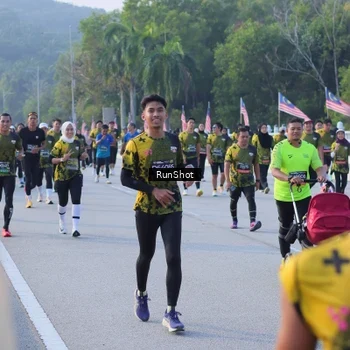 Runner Photo 7124470