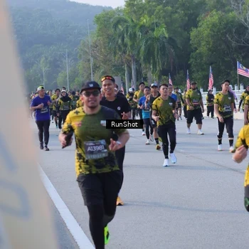 Runner Photo 7124510