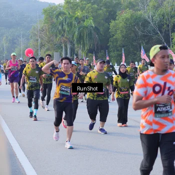 Runner Photo 7124651