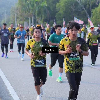 Runner Photo 7124758