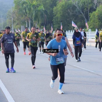 Runner Photo 7124978