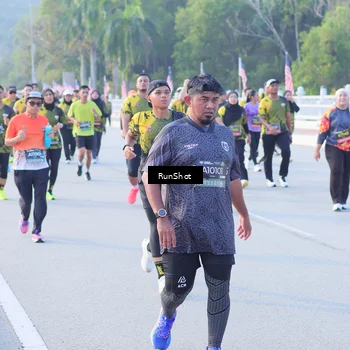 Runner Photo 7125372