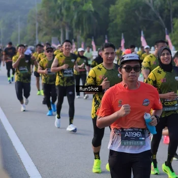 Runner Photo 7125706