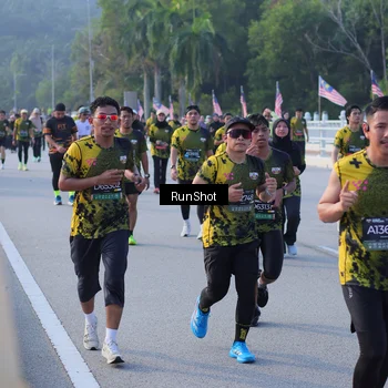 Runner Photo 7125902