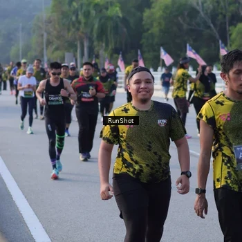 Runner Photo 7126411