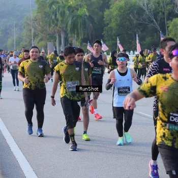 Runner Photo 7126511