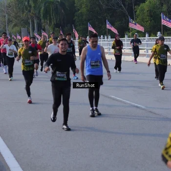 Runner Photo 7126684