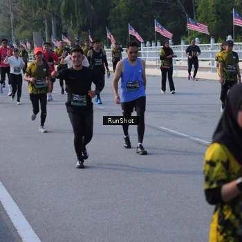 Runner Photo 7126692