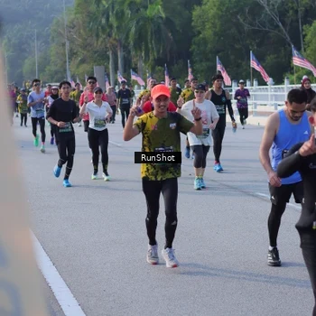 Runner Photo 7126703