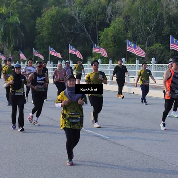 Runner Photo 7126763
