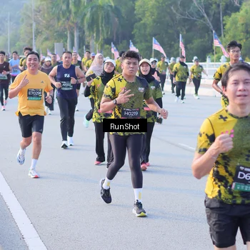 Runner Photo 7126859