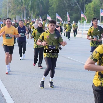 Runner Photo 7126891