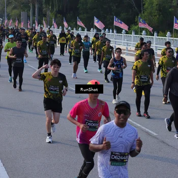 Runner Photo 7126900