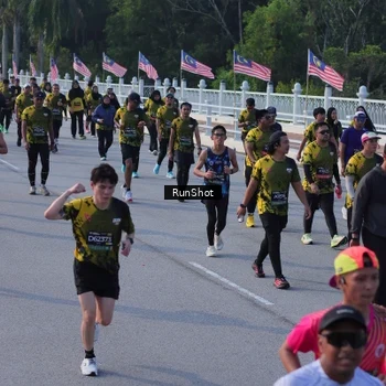Runner Photo 7126912