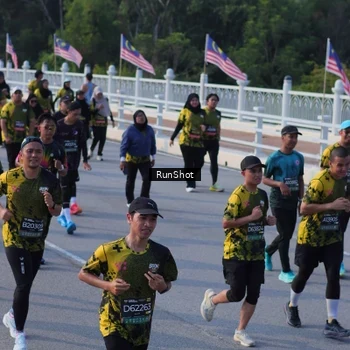 Runner Photo 7127003