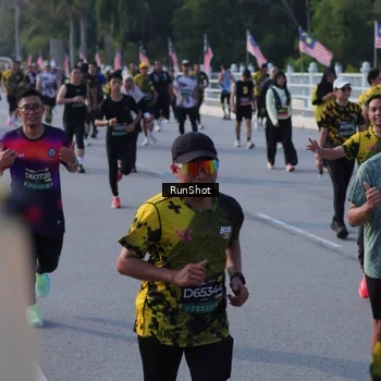 Runner Photo 7127039