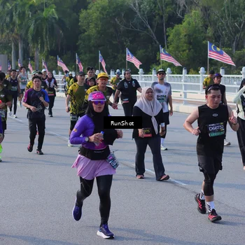 Runner Photo 7127091