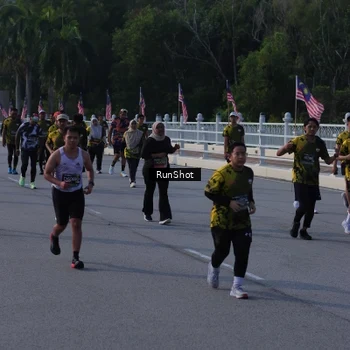 Runner Photo 7127345