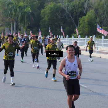 Runner Photo 7127352