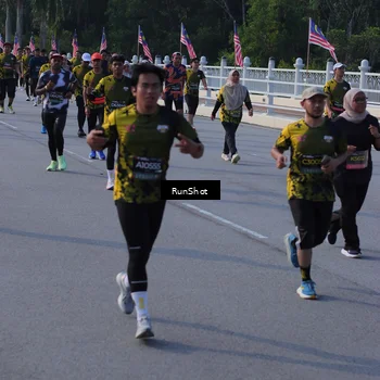Runner Photo 7127368