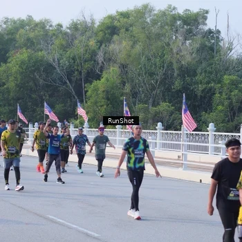 Runner Photo 7127943