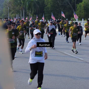 Runner Photo 7128009