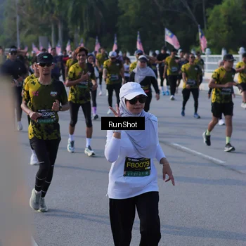 Runner Photo 7128010